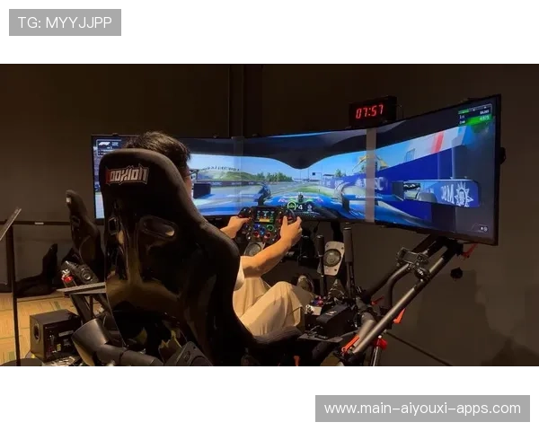 F1车手在模拟器中进行不同策略测试 F1车手在模拟器中进行不同策略测试