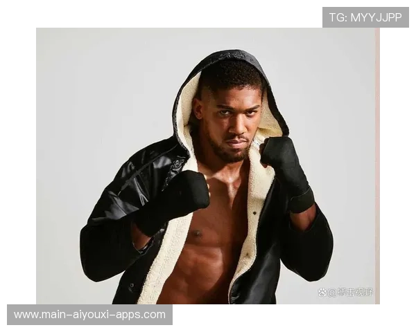 加西亚被拍与新教练交流防守细节，位置或将被重塑