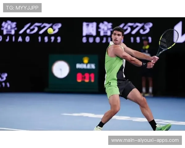 阿卡三球打崩对手防守